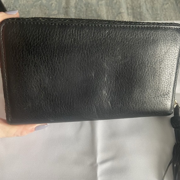 Tory Burch Taylor Zip Continental Wallet in Black Pebbled Leather With Tassel - Picture 4 of 15